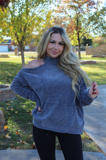 Cold Shoulder Turtleneck Sweater / 167